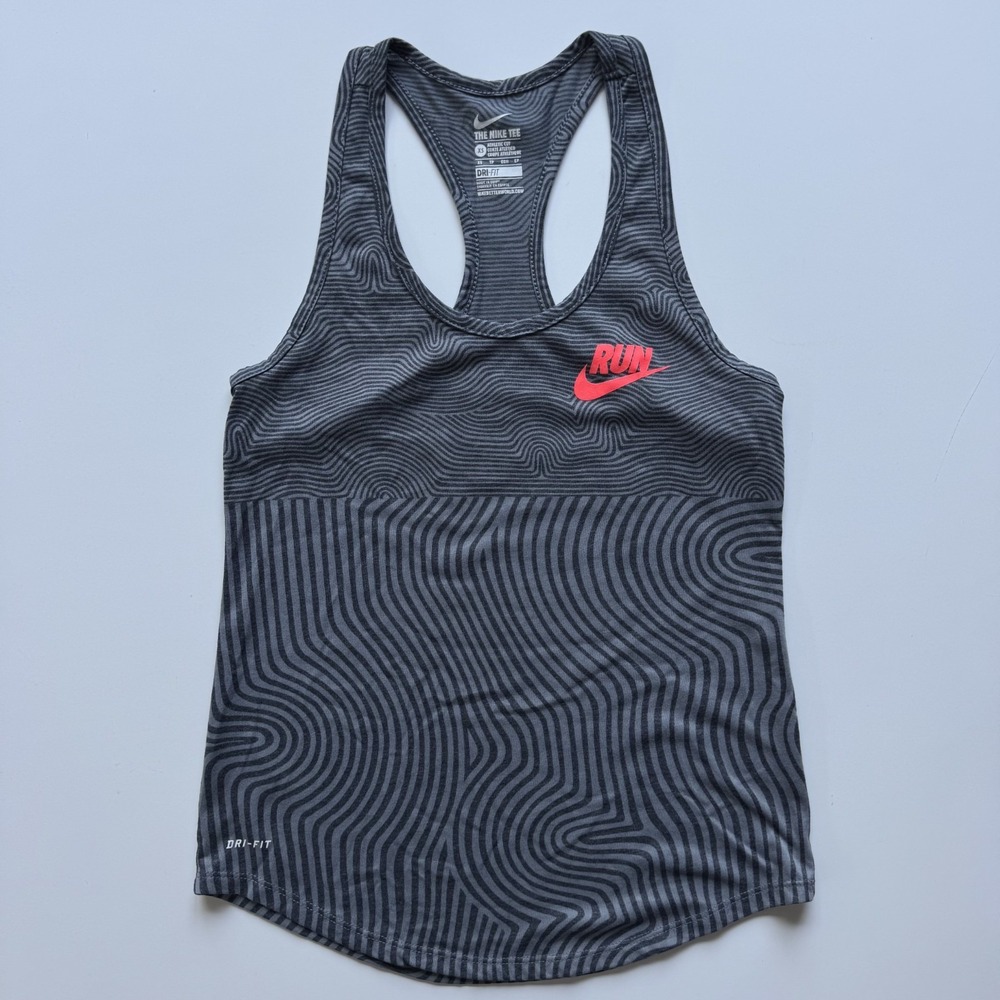 NIKE Dri-Fit Athletic Cut Run Beyond Printed Tank Top Womens XS Gray Curved Hem